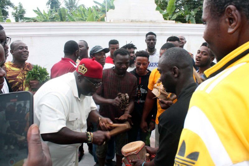 E. C. K President, (Man of the people) Rrecieves Warm Welcome In His Home Town Amaogwu Bende 2